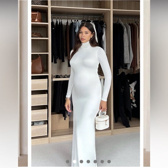 Bumpsuit Maternity Dress - Picture 2 of 3